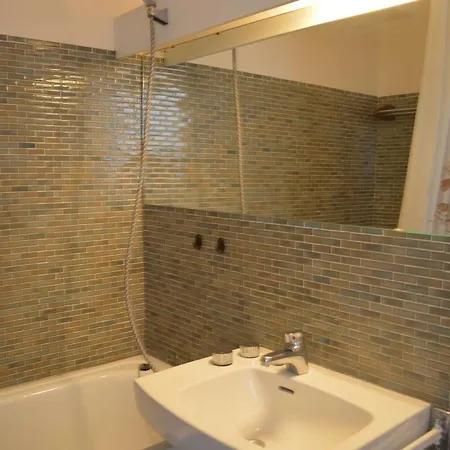 Apartment 4 Pers. Avec Balcon, Piscine, Parking, Acces Direct - Grau-du-roi - Fr-1-250-157 *